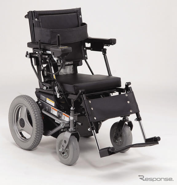 【福祉機器展08】スズキ、電動車いすなどを出展
