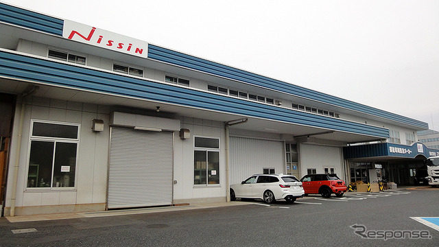埼玉工業大学が開発する後付け自動運転システムをミクニ ライフ&オート(旧:ニッシン自動車工業)で実装中の八ッ場ダム水陸両用バス