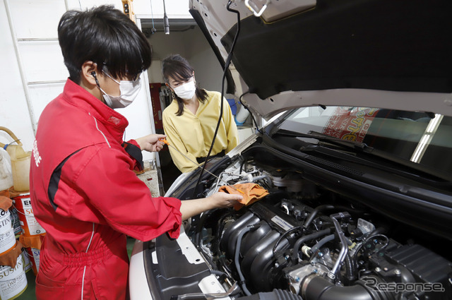 ENEOS 和光SS／エム・シー・オイルで作業を行う様子を見せてもらった