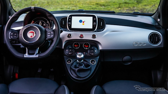 フィアット 500 の「ハイ、グーグル」仕様車