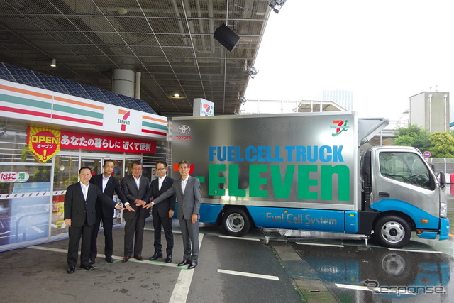 トヨタが開発した小型FCトラックとセブン-イレブンの店舗イメージ