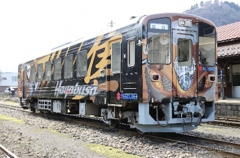 現在運行中の隼ラッピング列車（WT3301号）