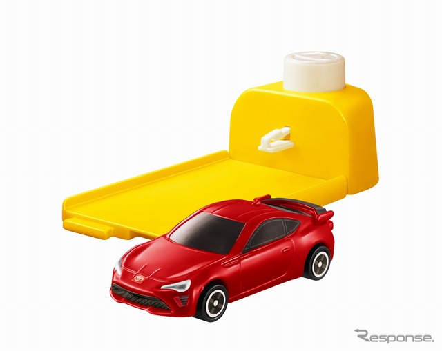 ランチャー付き道路&トヨタ86 (c) TOMY