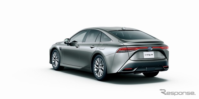 トヨタ MIRAI Advanced Drive(プレシャスメタル)<オプション装着車>