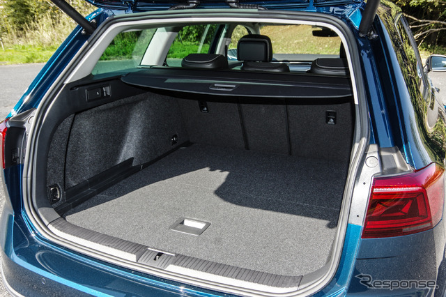 VW パサート オールトラック 改良新型(TDI 4MOTION Advance)