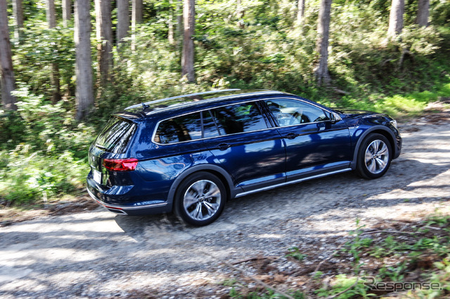VW パサート オールトラック 改良新型(TDI 4MOTION Advance)