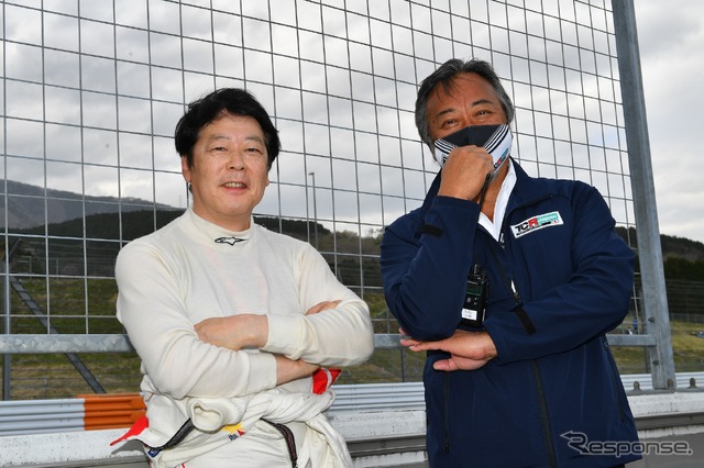中谷明彦選手(左)と TCR Japan 小林泰司氏(右)