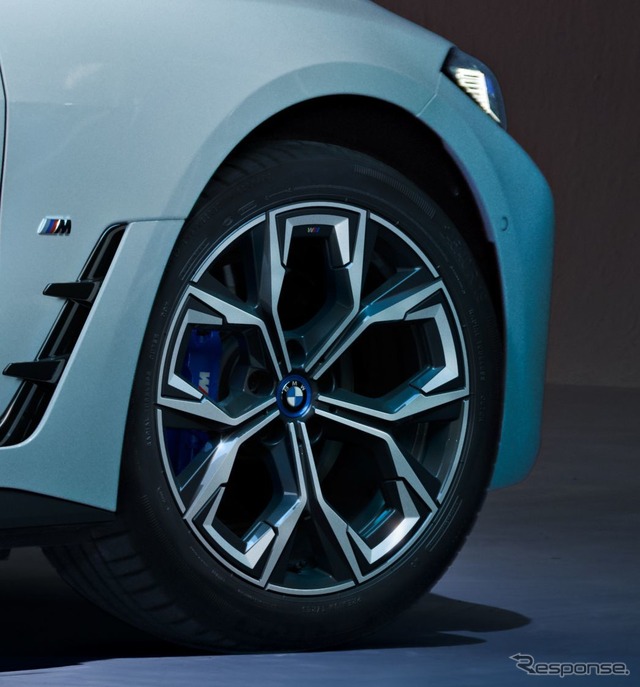 BMW i4 のMスポーツ(プロトタイプ)