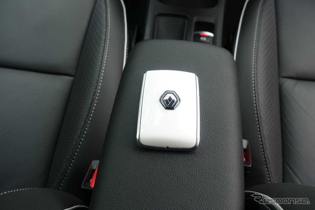 ルノー キャプチャー 新型(インテンスパック)