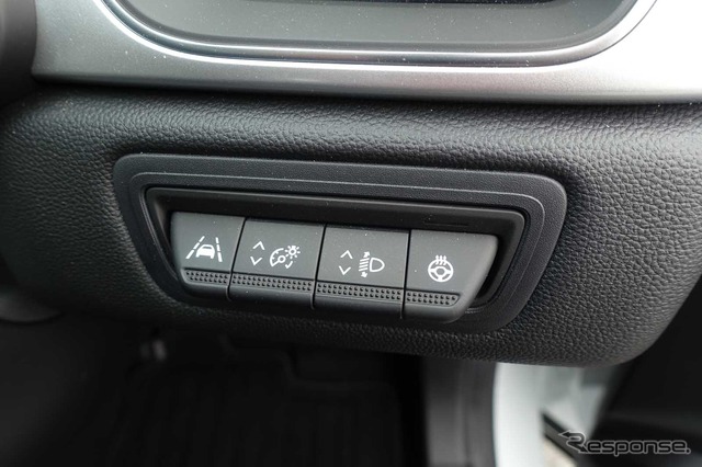 ルノー キャプチャー 新型(インテンスパック)