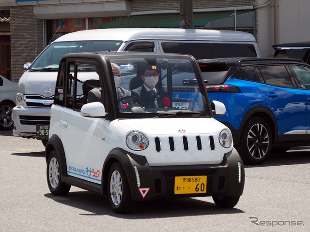 超小型EV“ジャイアン”は小回りも利くが、ハンドルは意外にクィックなので慎重な操作が求められる