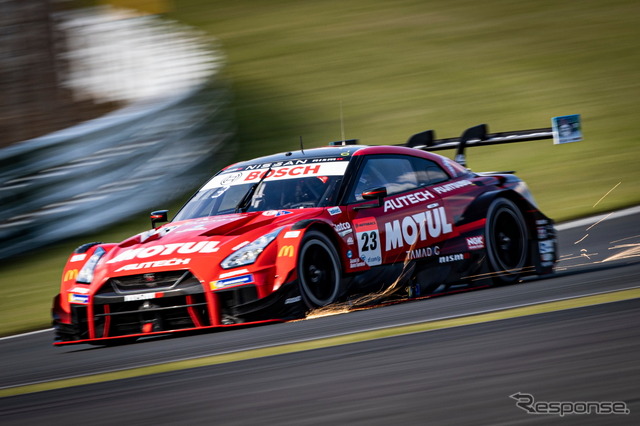 GT500クラスGT-R勢トップ(予選7位)の#23 MOTUL AUTECH GT-R(松田次生/ロニー・クインタレッリ)