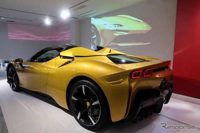 フェラーリ SF90スパイダーRHT、オープン~クローズ