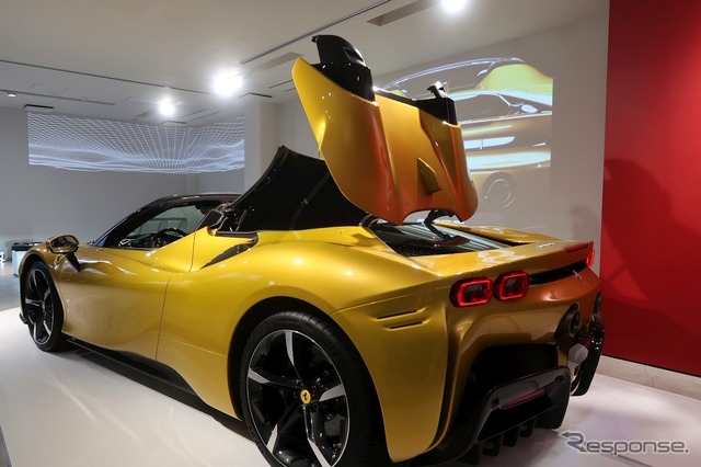 フェラーリ SF90スパイダーRHT、オープン~クローズ