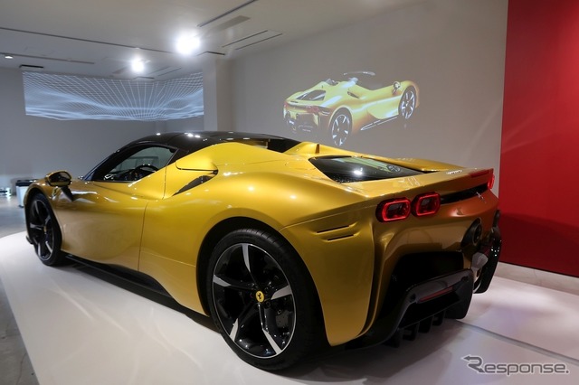 フェラーリ SF90スパイダーRHT、オープン~クローズ