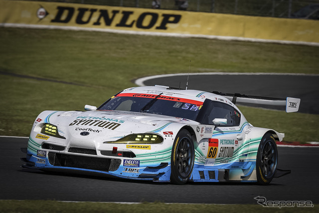 GT300クラス優勝の#60 SYNTIUM LMcorsa GR Supra GT(吉本大樹/河野駿佑)