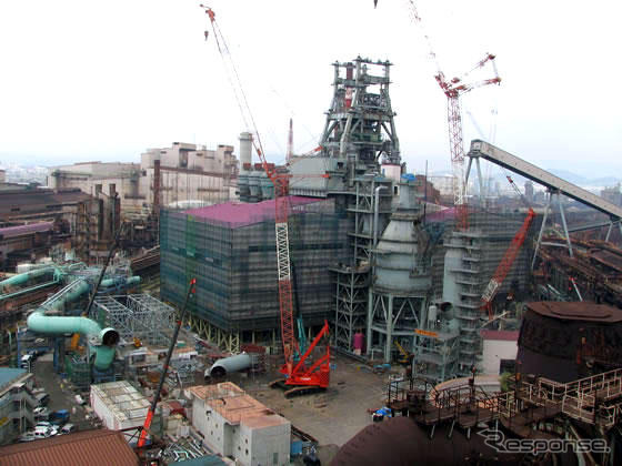 住友金属、和歌山製鉄所の新第1高炉で鏝入れ式