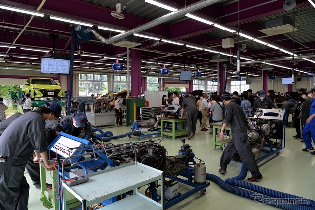 埼玉自動車大学校「公開授業+旧車・スーパーカー展示」