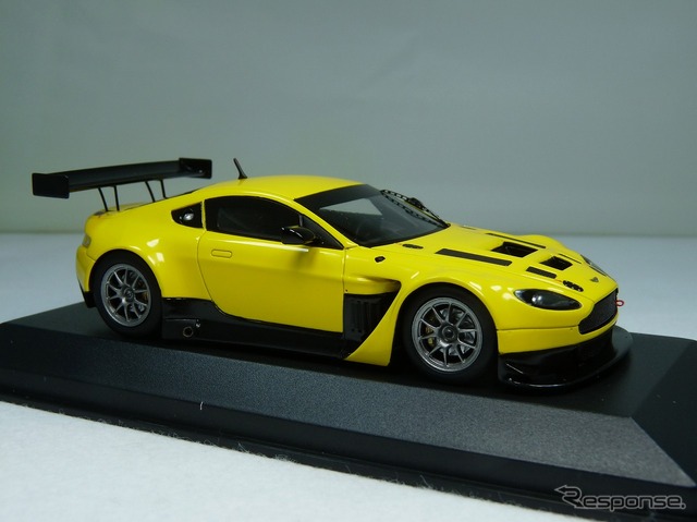 アストン・マーティン V12ヴァンテージ GT3 2012年