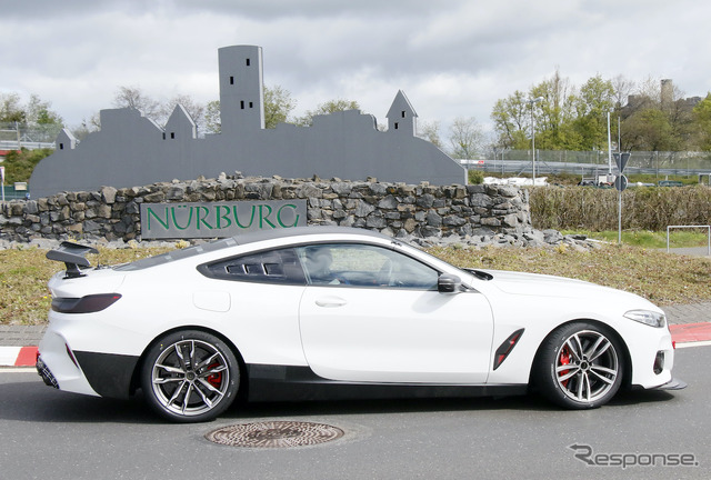 BMW M8をベースとした謎の開発車両(スクープ写真)
