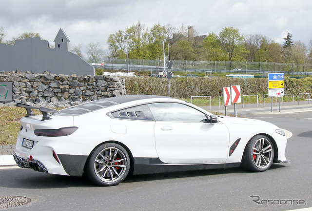 BMW M8をベースとした謎の開発車両(スクープ写真)