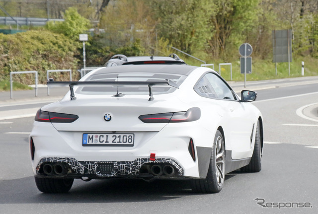 BMW M8をベースとした謎の開発車両（スクープ写真）