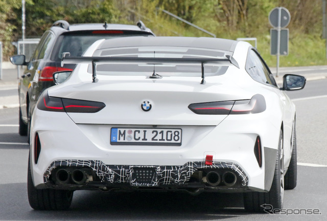BMW M8をベースとした謎の開発車両(スクープ写真)