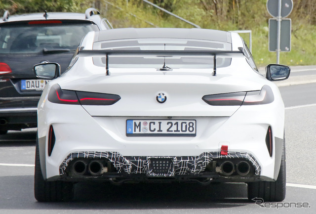 BMW M8をベースとした謎の開発車両(スクープ写真)