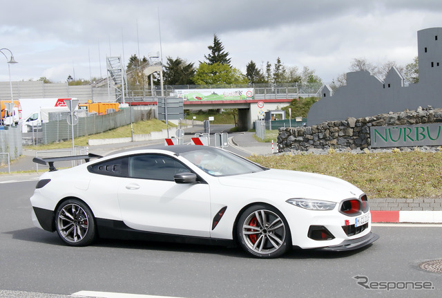 BMW M8をベースとした謎の開発車両(スクープ写真)