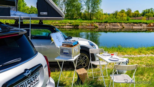 純正ルーフテントを装着したMINIの電動2車種。MINI『カントリーマン』(日本名:MINI『クロスオーバー』)のPHVとMINI『ハッチバック』のEV