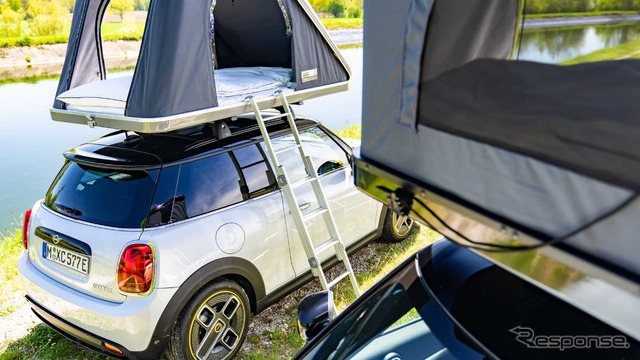 純正ルーフテントを装着したMINIの電動2車種。MINI『ハッチバック』のEVとMINI『カントリーマン』(日本名:MINI『クロスオーバー』)のPHV