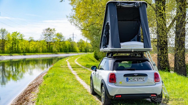 純正ルーフテントを装着したMINI『ハッチバック』のEV