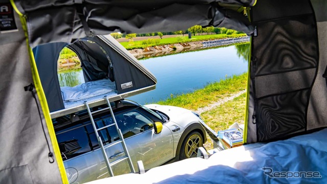 純正ルーフテントを装着したMINIの電動2車種。MINI『ハッチバック』のEVとMINI『カントリーマン』(日本名:MINI『クロスオーバー』)のPHV