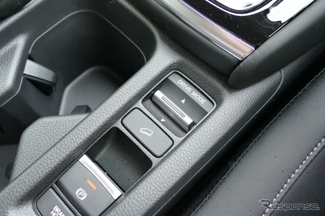 ホンダ ヴェゼル 新型(e:HEV・FF)