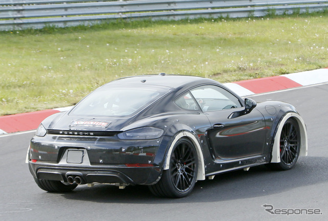 ポルシェが新型ミッドシップを開発中?(スクープ写真)