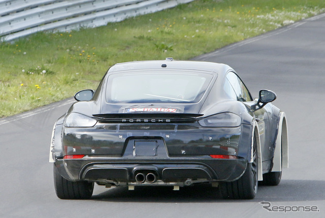ポルシェが新型ミッドシップを開発中?(スクープ写真)
