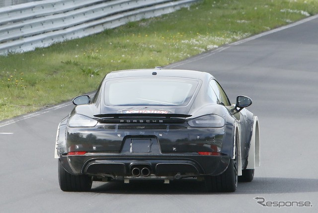 ポルシェが新型ミッドシップを開発中?(スクープ写真)