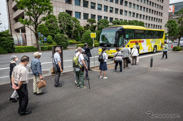 ワクチン接種会場へのはとバス（5月24日）