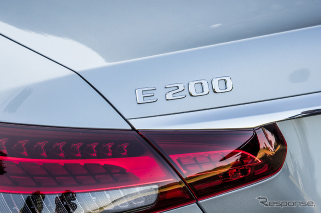 メルセデスベンツ Eクラスセダン(E200スポーツ)