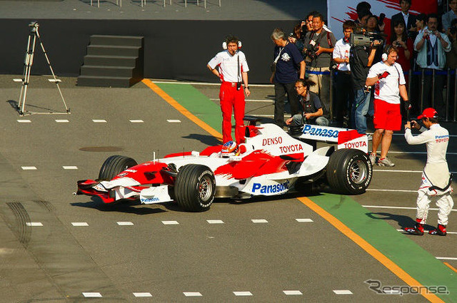 【トヨタF1お台場イベント】写真蔵…メガウェブをF1が走り抜ける