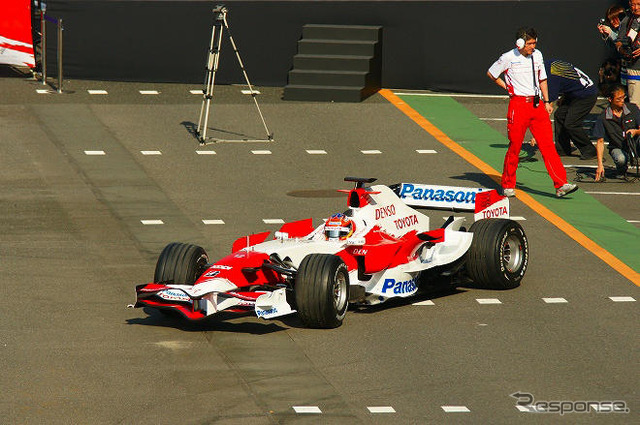 【トヨタF1お台場イベント】写真蔵…メガウェブをF1が走り抜ける