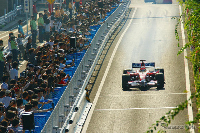 【トヨタF1お台場イベント】写真蔵…メガウェブをF1が走り抜ける