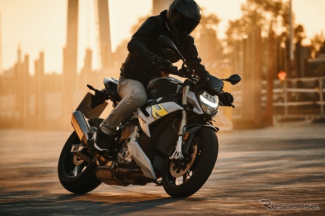 BMW S1000R