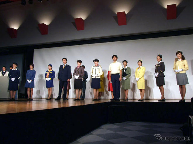 【写真蔵】はとバスEXPO…歴代制服ファッションショー