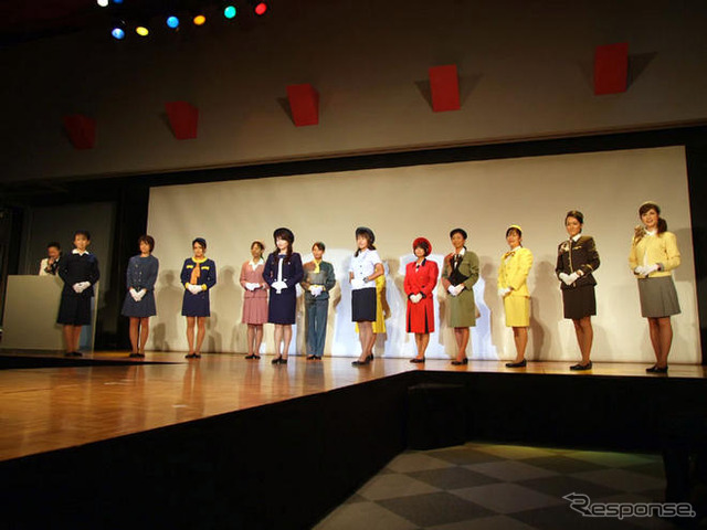 【写真蔵】はとバスEXPO…歴代制服ファッションショー