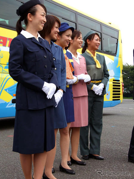【写真蔵】はとバスEXPO…歴代制服ファッションショー