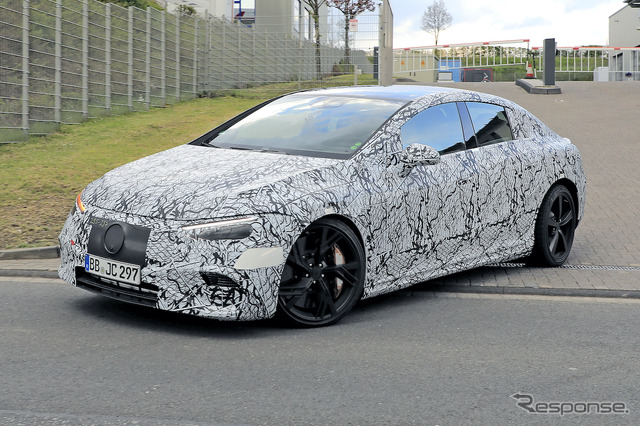 メルセデス AMG EQE プロトタイプ（スクープ写真）