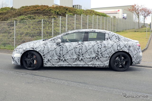 メルセデス AMG EQE プロトタイプ（スクープ写真）