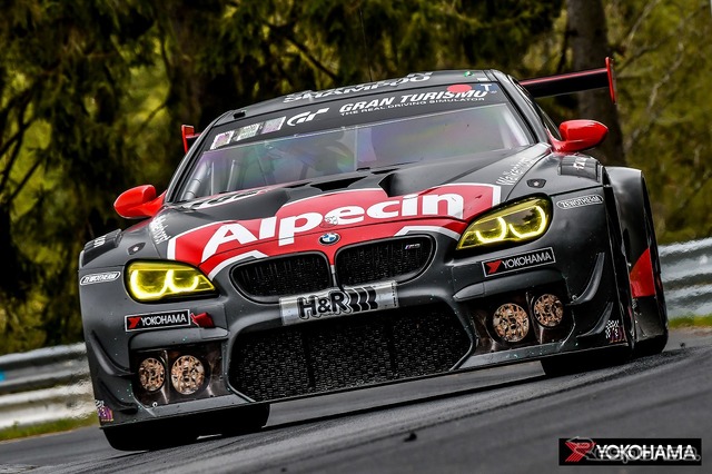 Jorg Muller選手らが駆る102号車「BMW M6 GT3」