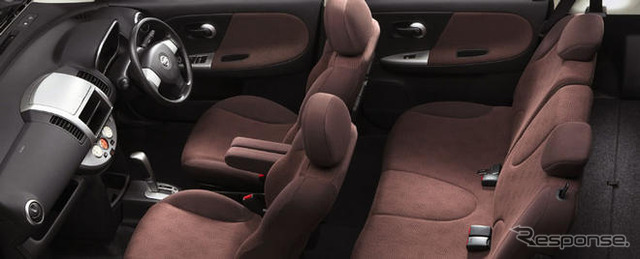 日産 ノート に　15ブラウニーインテリア を設定
